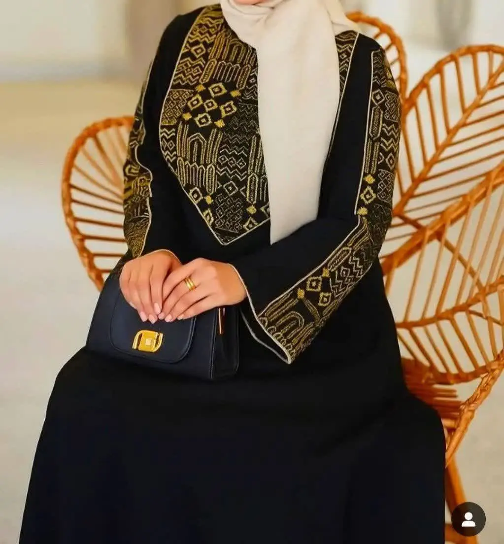 عبا ارغوان طلایی