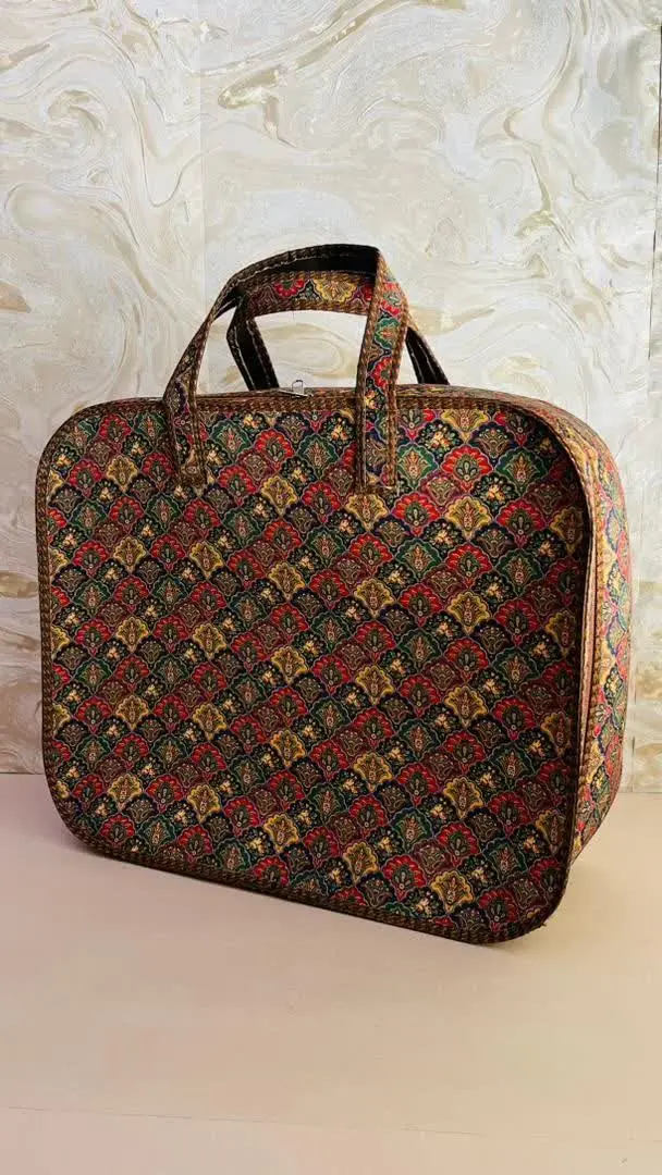 🌱حدودا ۳تا پتو بزرگ داخل جا...