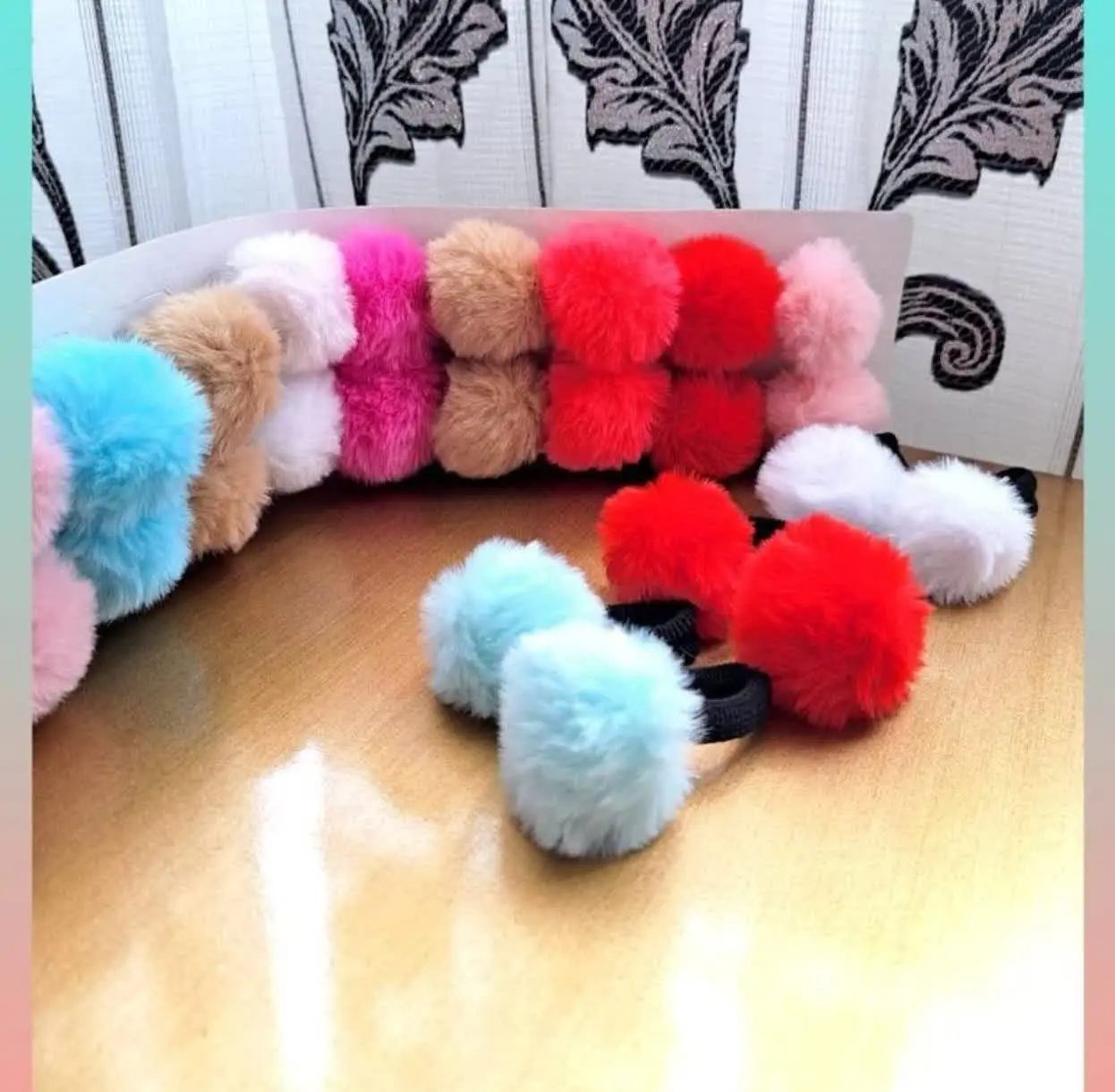 کش مو توپی خز دار
