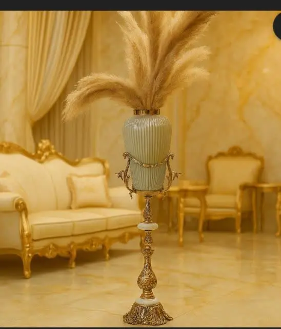 گلدان کنار سالنی برنزی