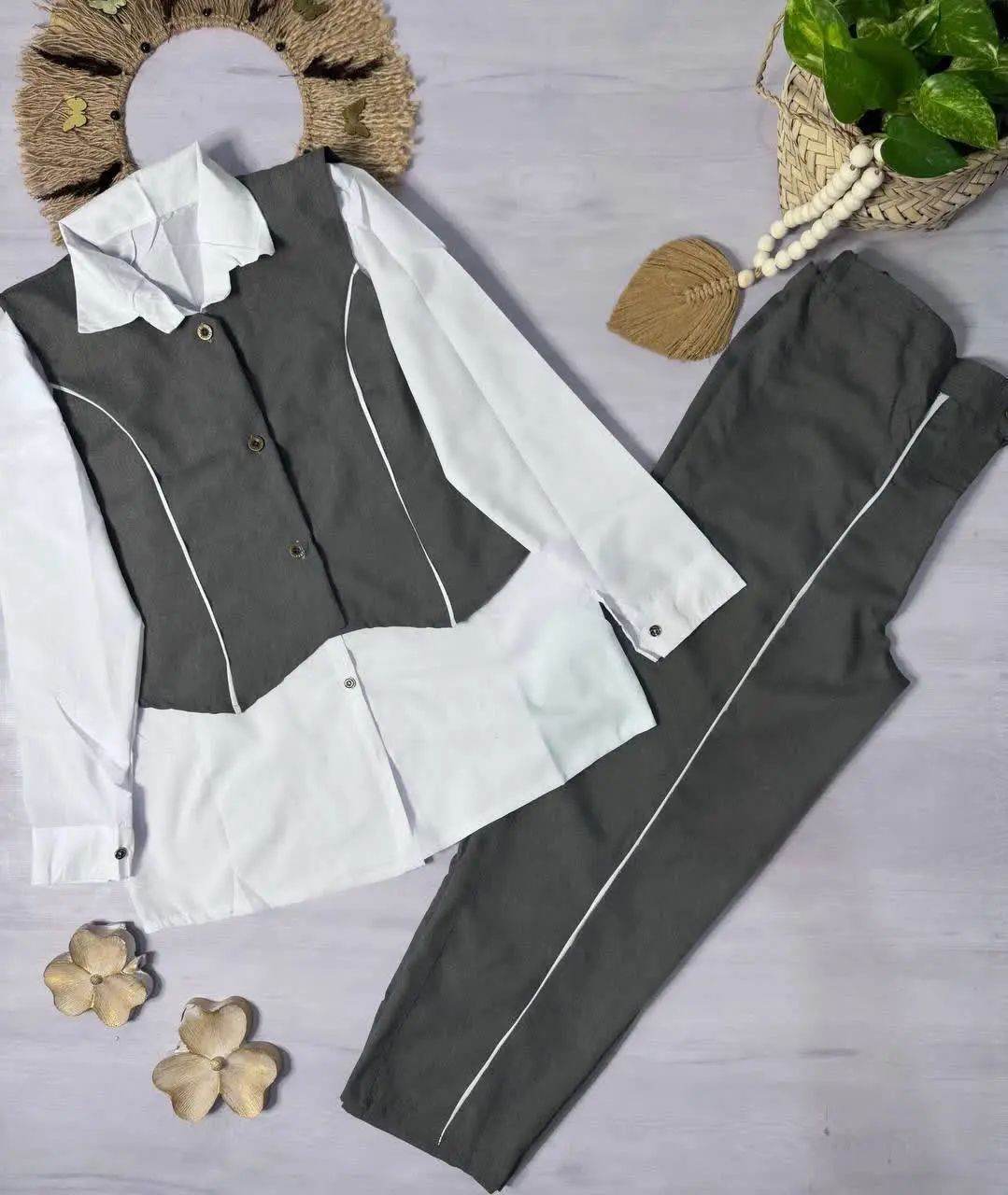 🖋نام: سه تیکه مغزی‌دوزی رعنا
