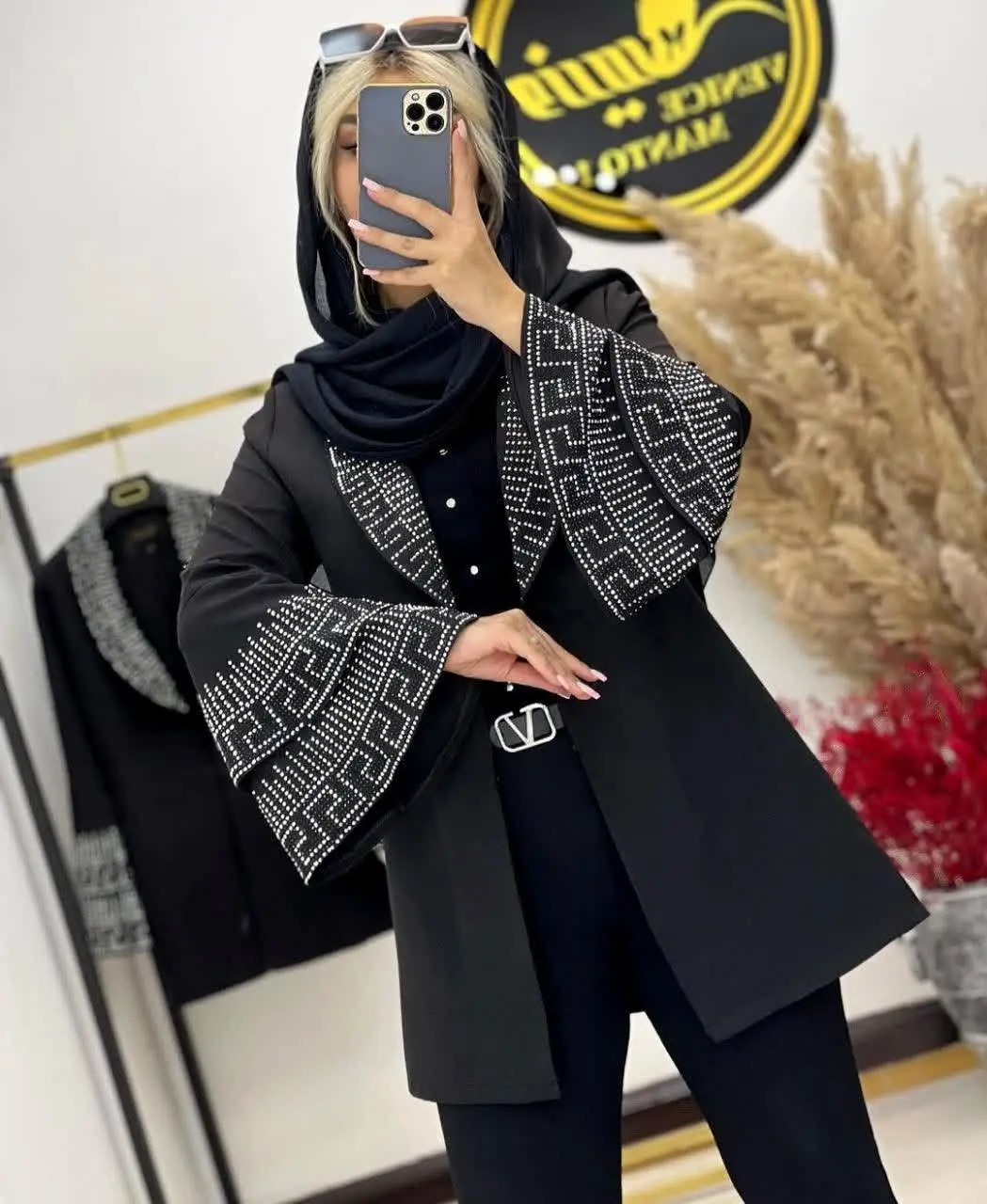 👚نام: مانتو کتی مجلسی آستین کلوش طرح ورساچ شارژ شد😍😍
