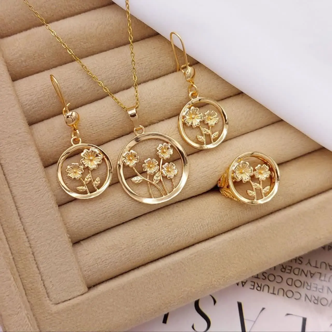 نیمست و انگشتر ست طرح طلا ج...