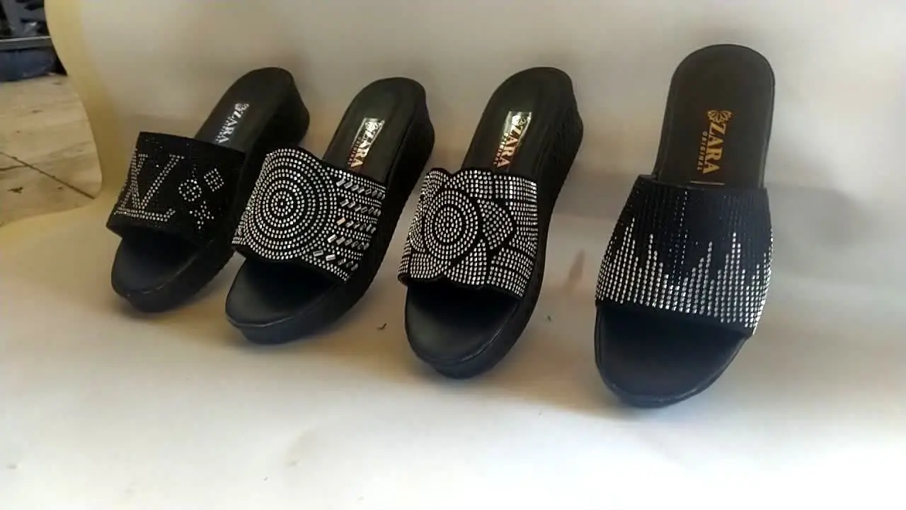 صندل زنانه نگیندار
