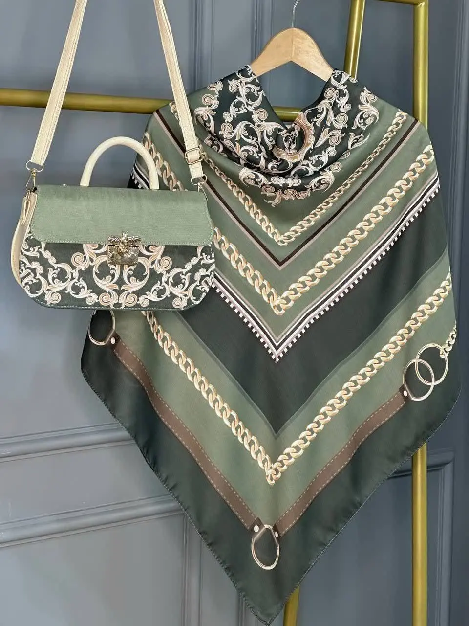 با ست کیف و روسری  می تونی...