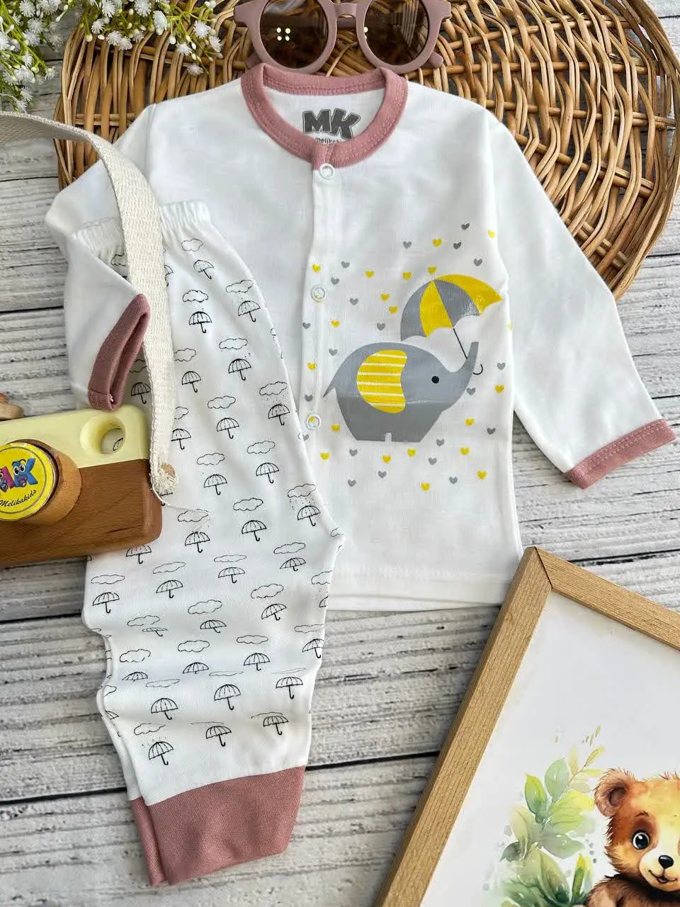 بلوز جلودکمه و شلوار طرح فیل و چتر کالباسی نوزادی و کودک کد ۱۷۳۲۰۸ 
