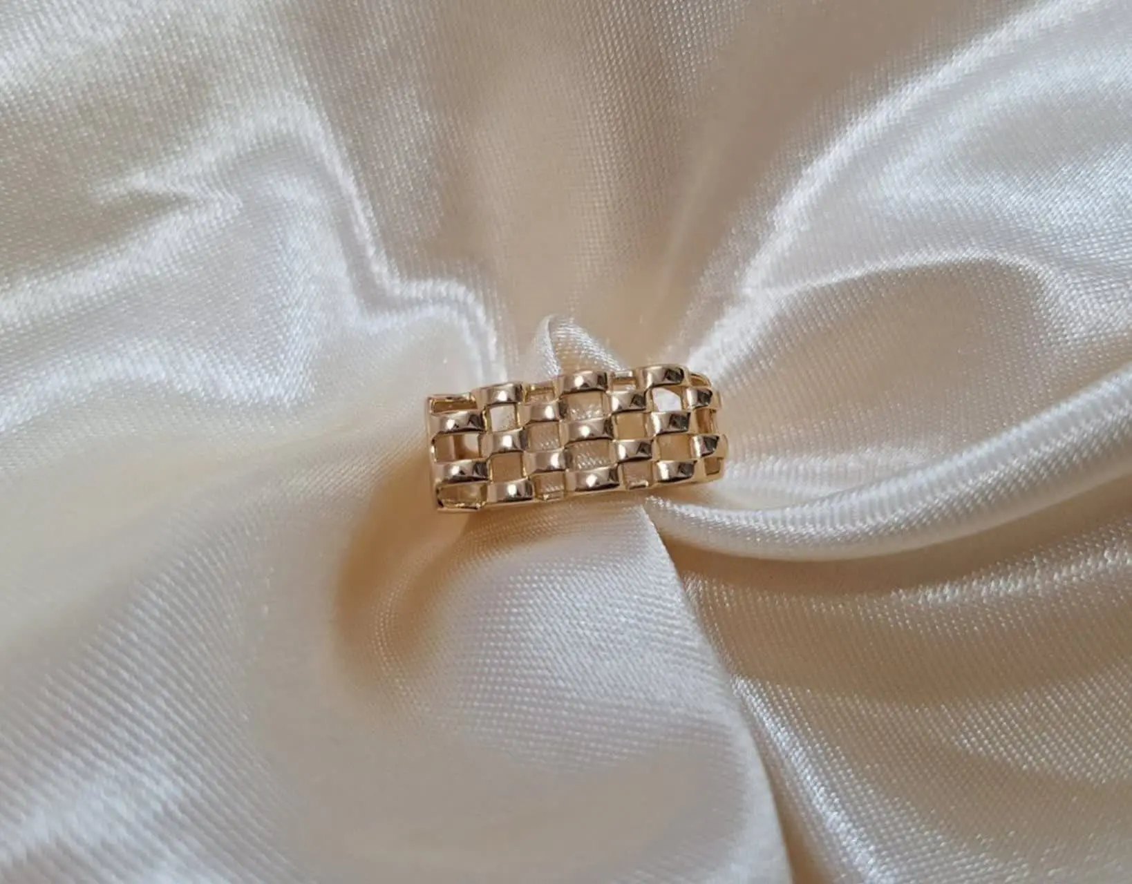 انگشتر رولکس؛ 
