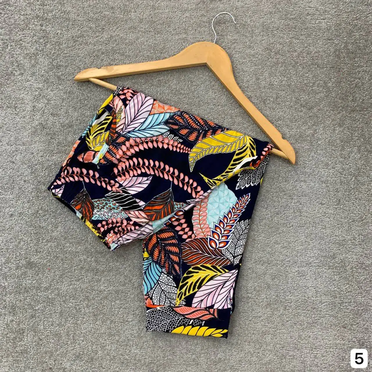 نام: شلوارک گلگلی
