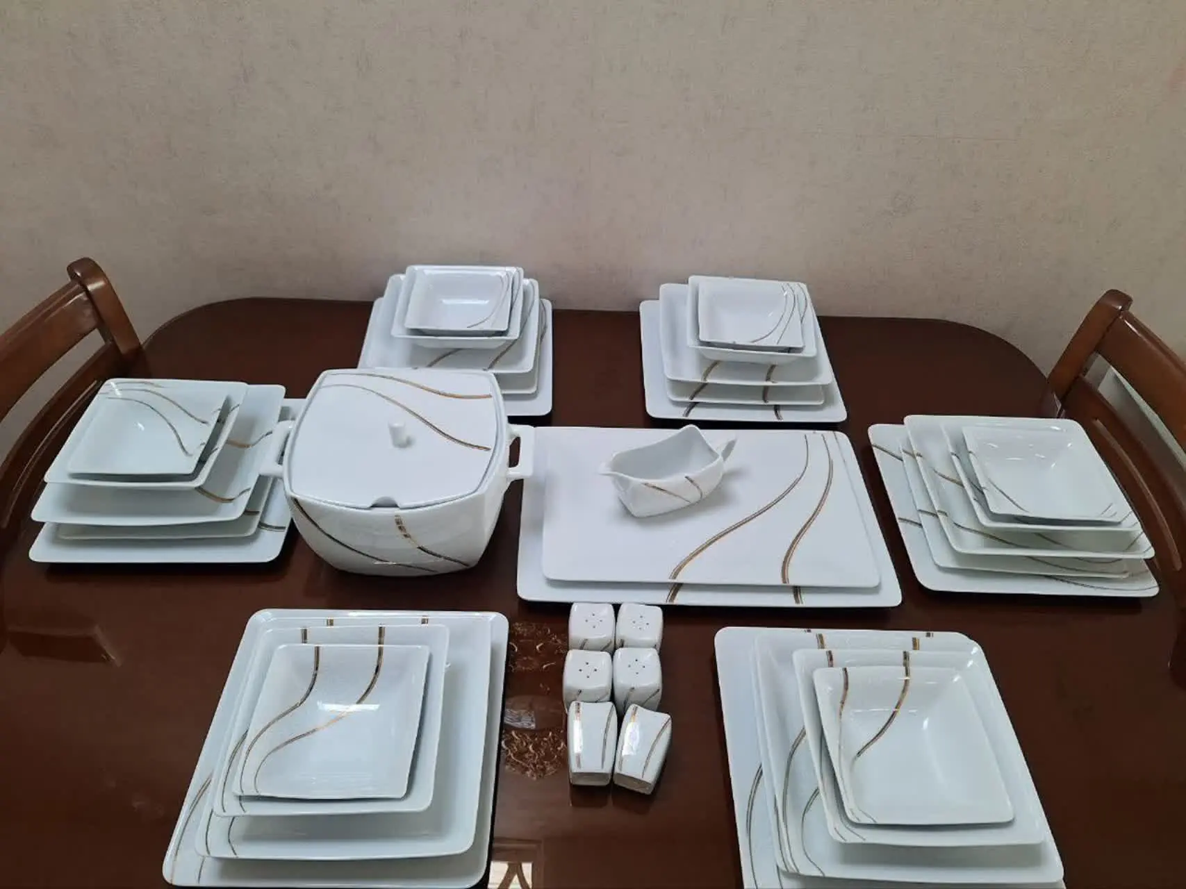 💥سرویس ۶نفره چینی مربع 
