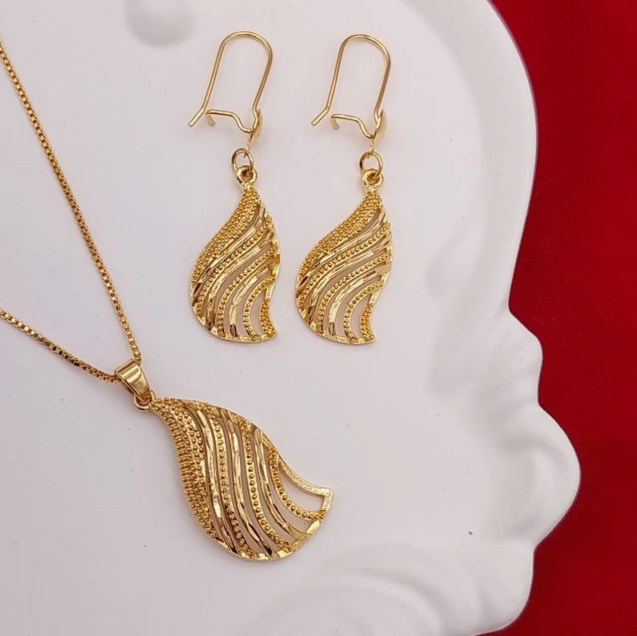 🔸 ارتفاع گوشواره:۴٫۵ سانت