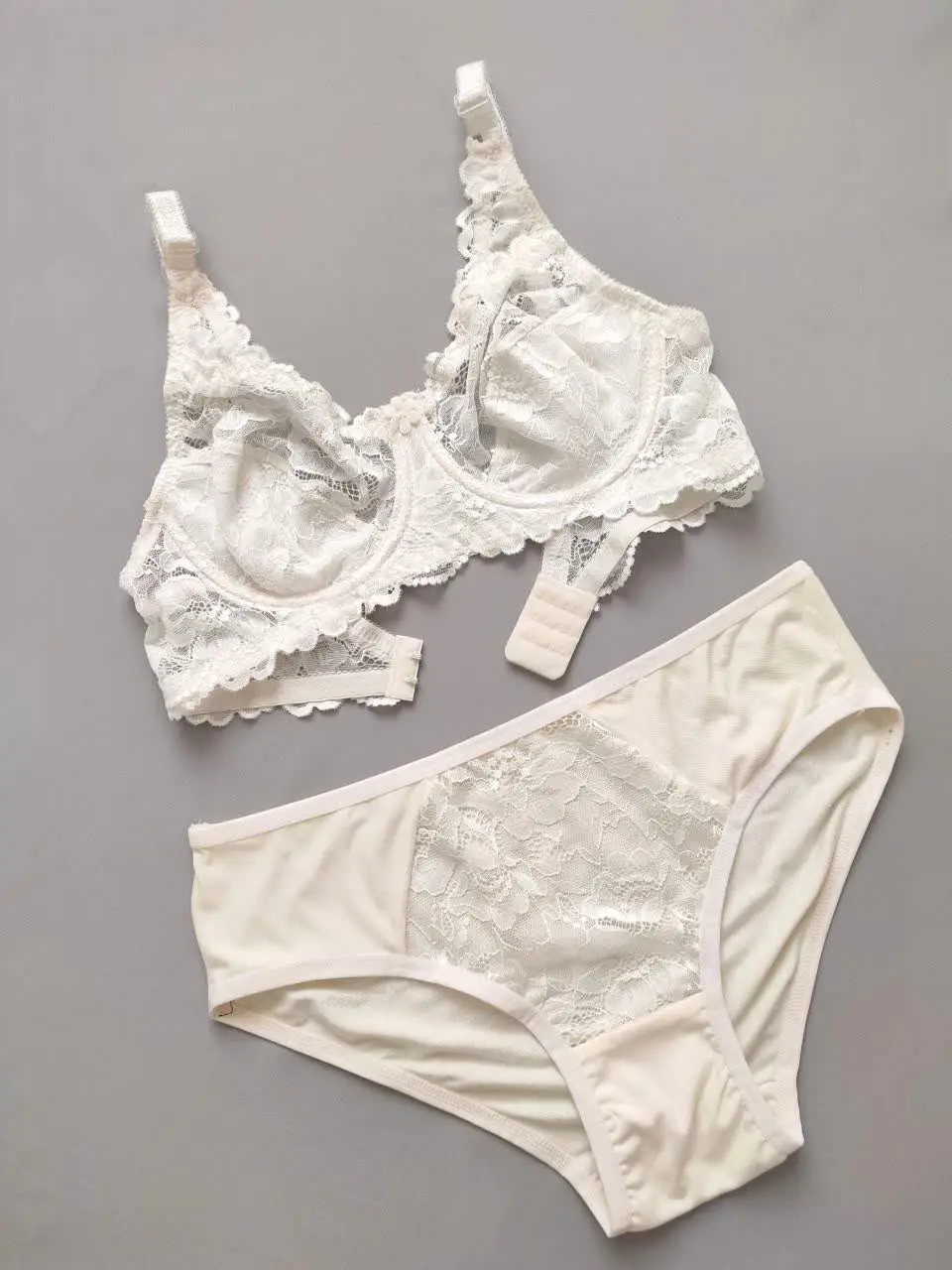 💢#ست شورت و سوتین ترکیب دانتل و پارچه نخی اعلا (نه دانتلش معمولیه، نه پارچه نخیش) 
