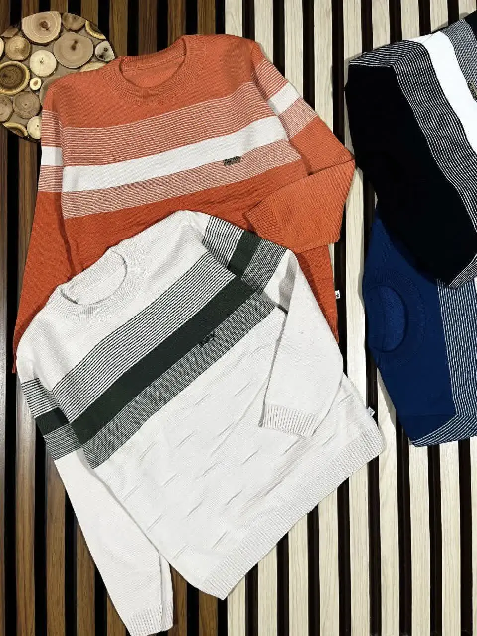 🎨رنگ آبی، مشکی، نارنجی، کرم