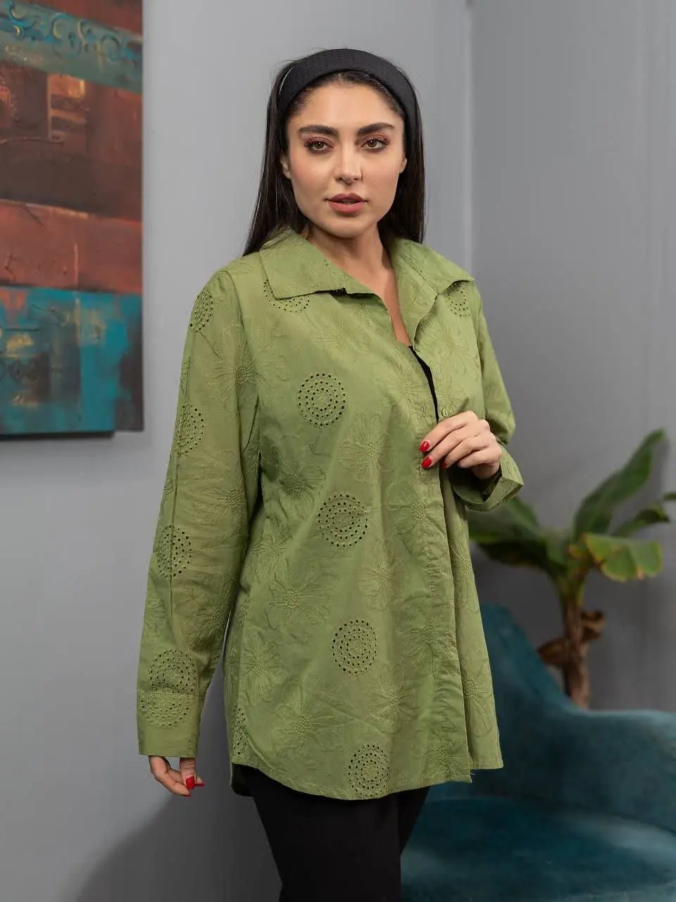 از این کار رنگ مشکی موجود هست
