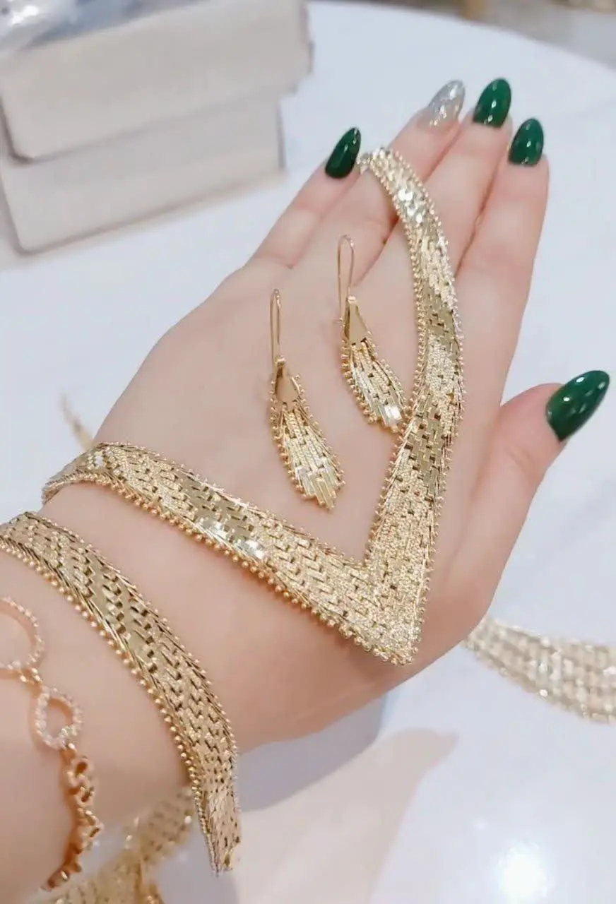 شیک و خاص آبکاری طلا