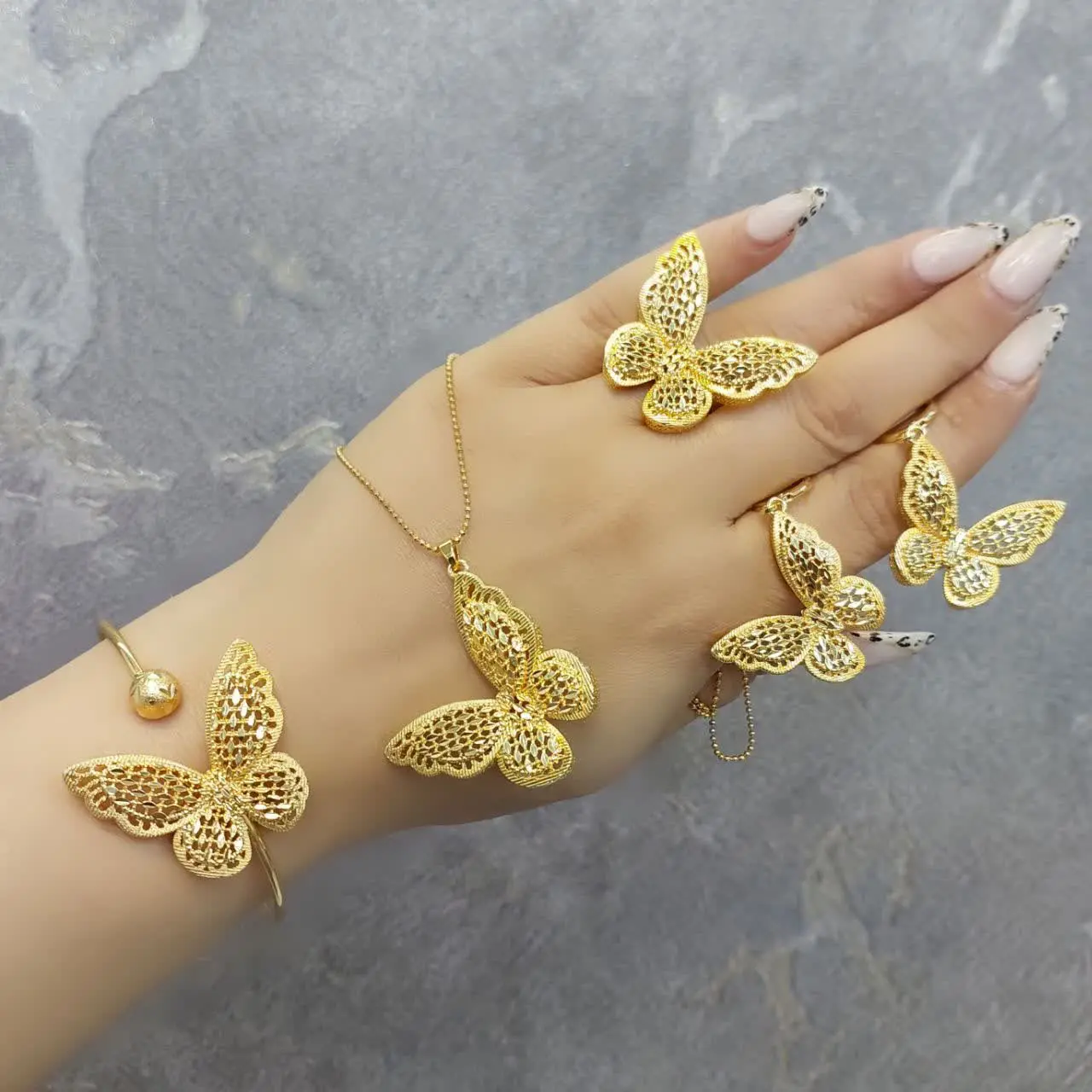 قیمت دستبند ۴۳۰