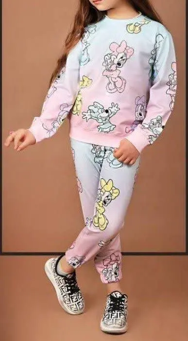 ست بلوز وشلوار میکی رسیده ☺️☺️
