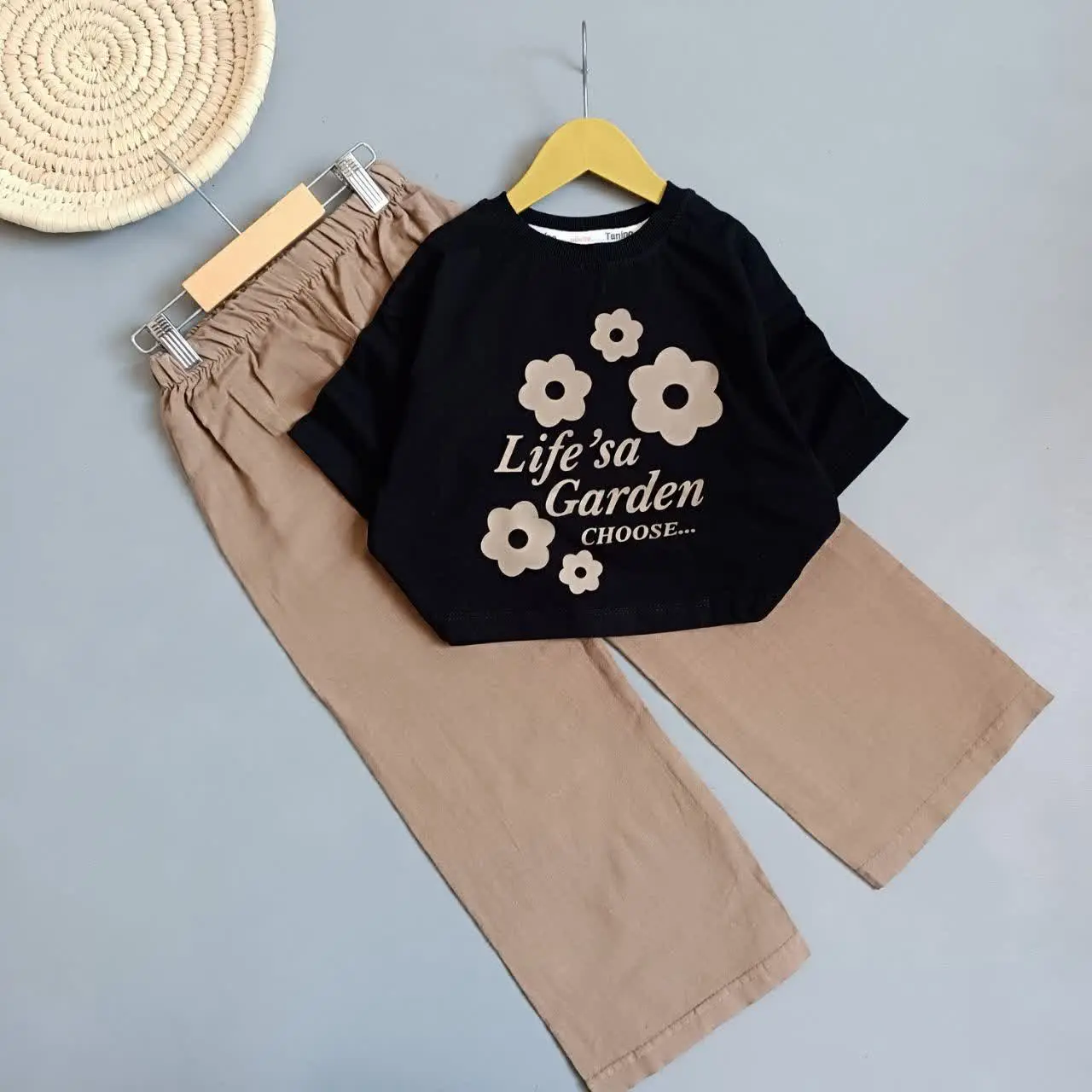 ست گل گلی و اقت، صادی 🫰
