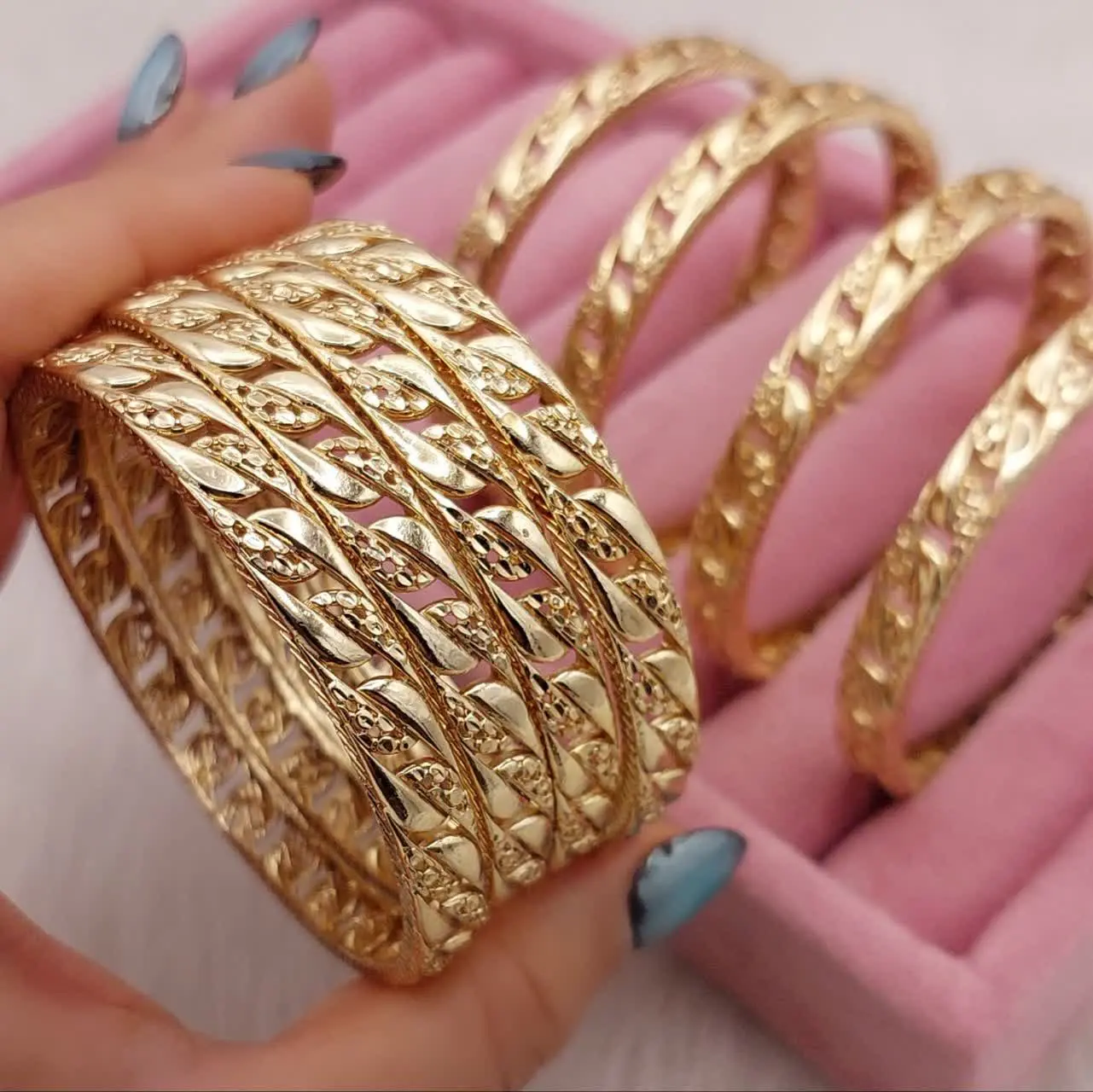 #النگو ۸میل کارتیر طلا‌روس جدید😍
