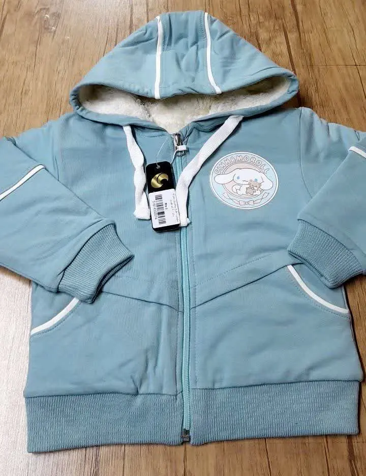 رنگ آبی اسمون دلبر و نازش 🪞🤍❄️