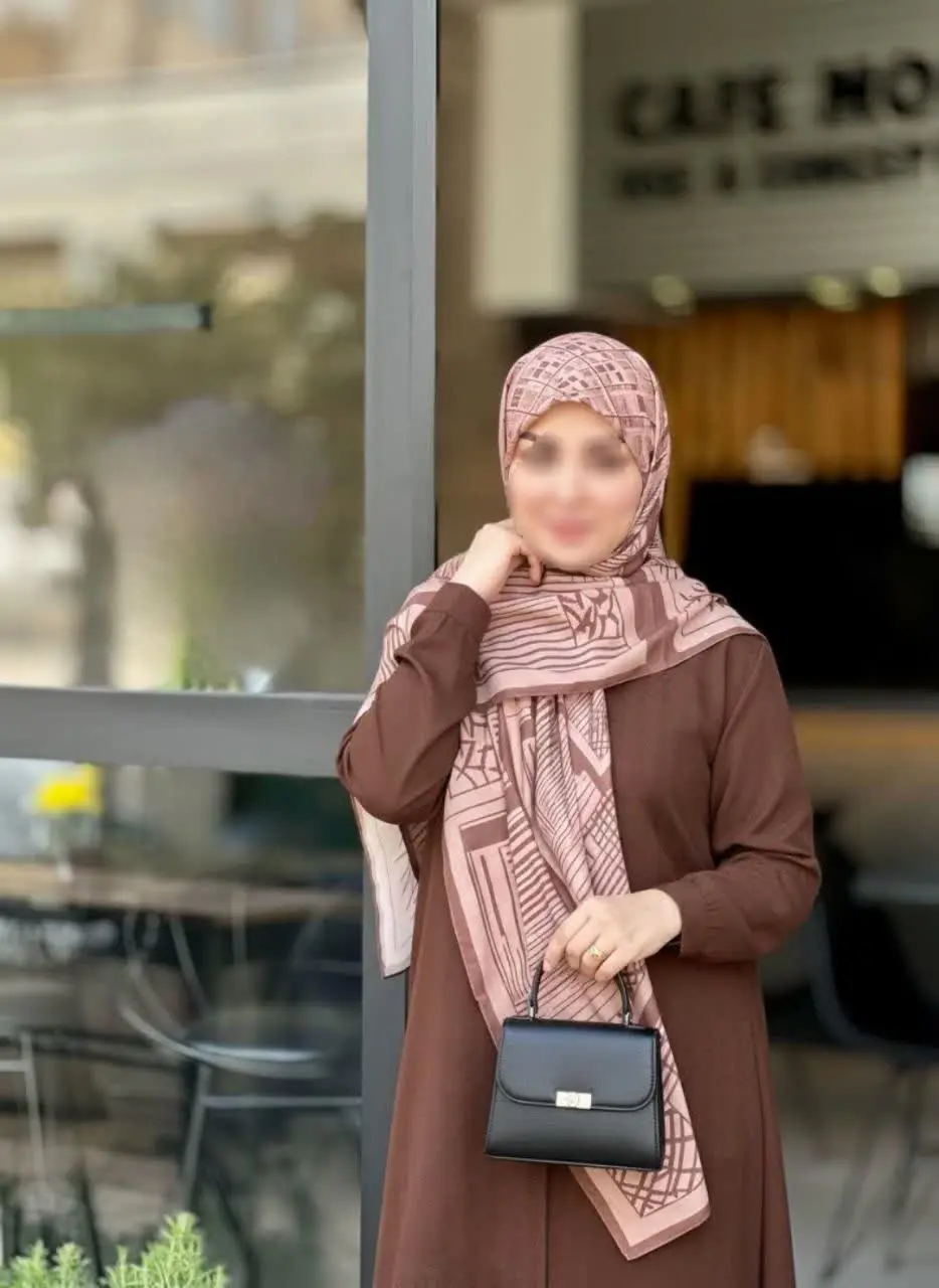 طرح خاتون قهوه ای یه طرح اس...