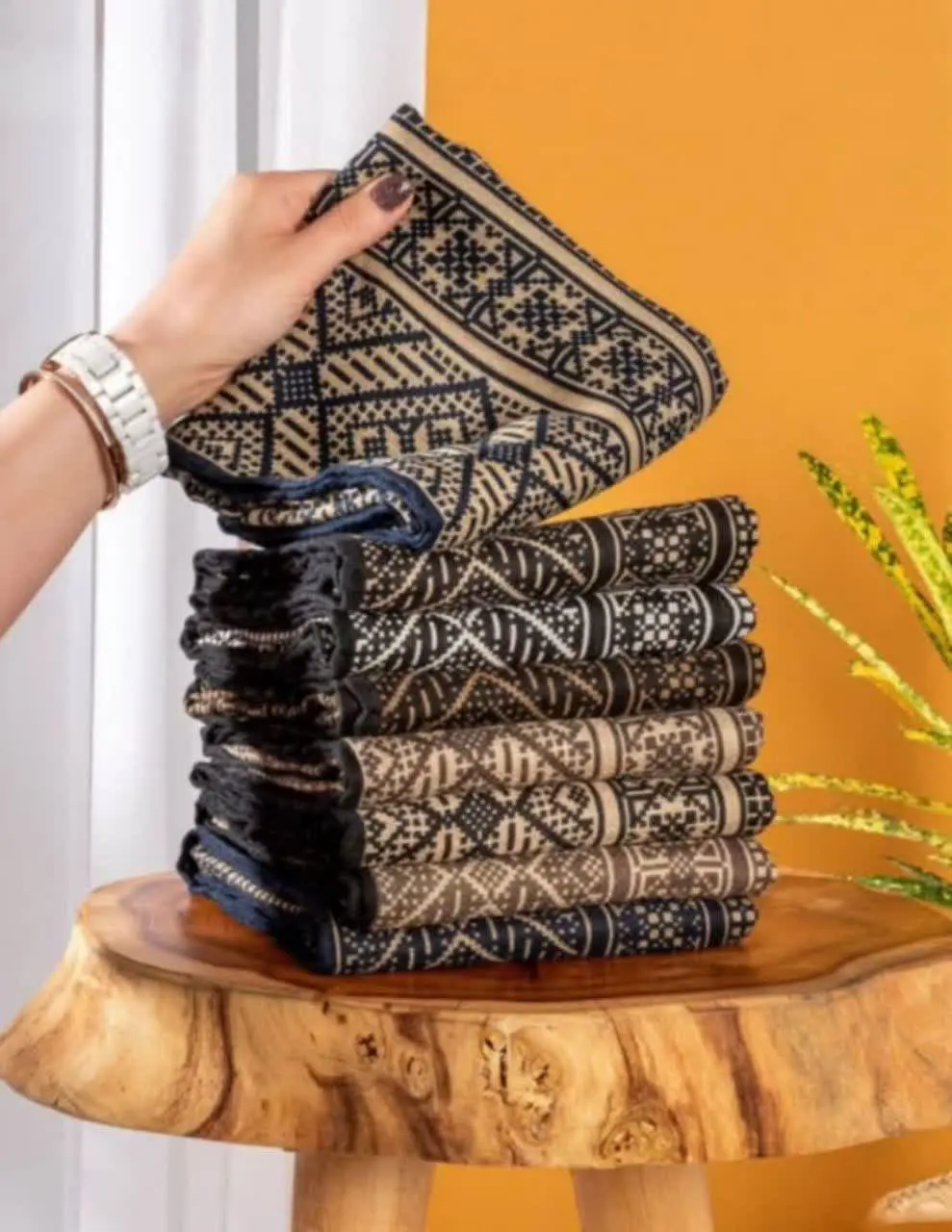 روسری نخی دست دوز
