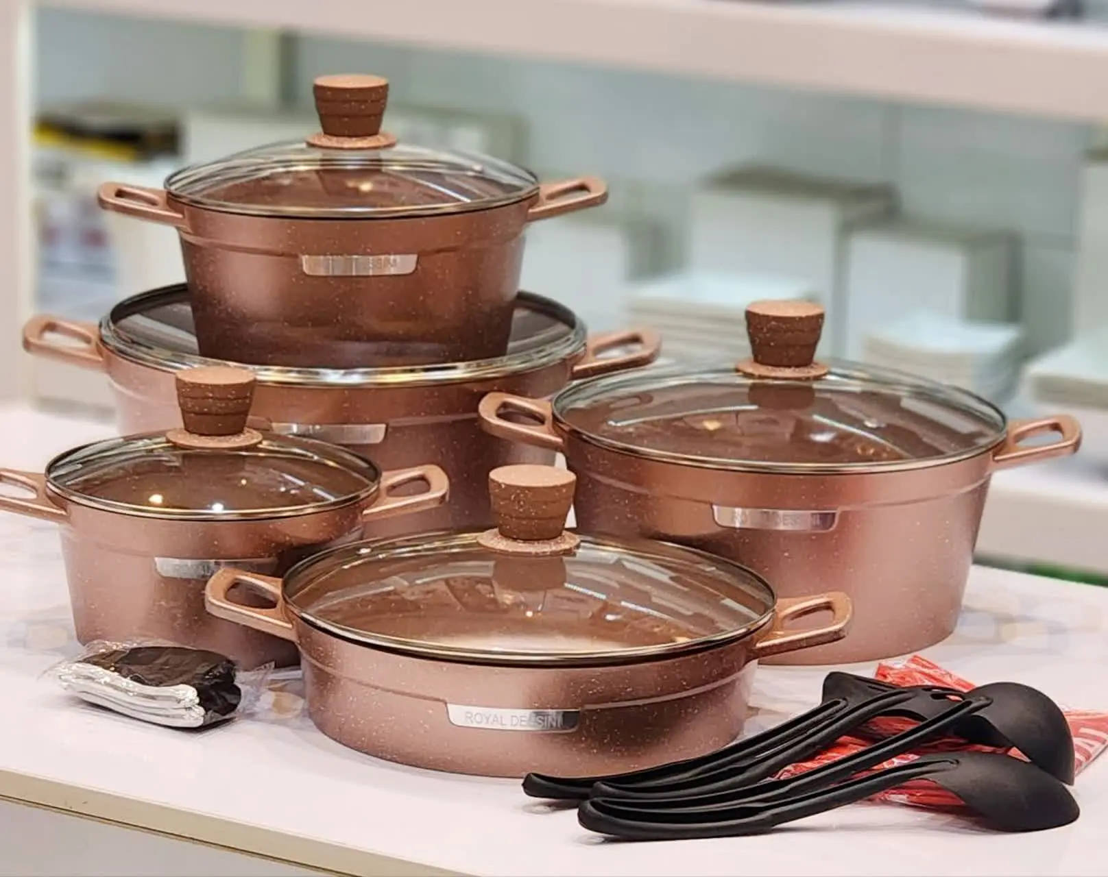 ✅ سرویس قابلمه ۱۷ پارچه چدن داخل گرانیتی Dessini 
