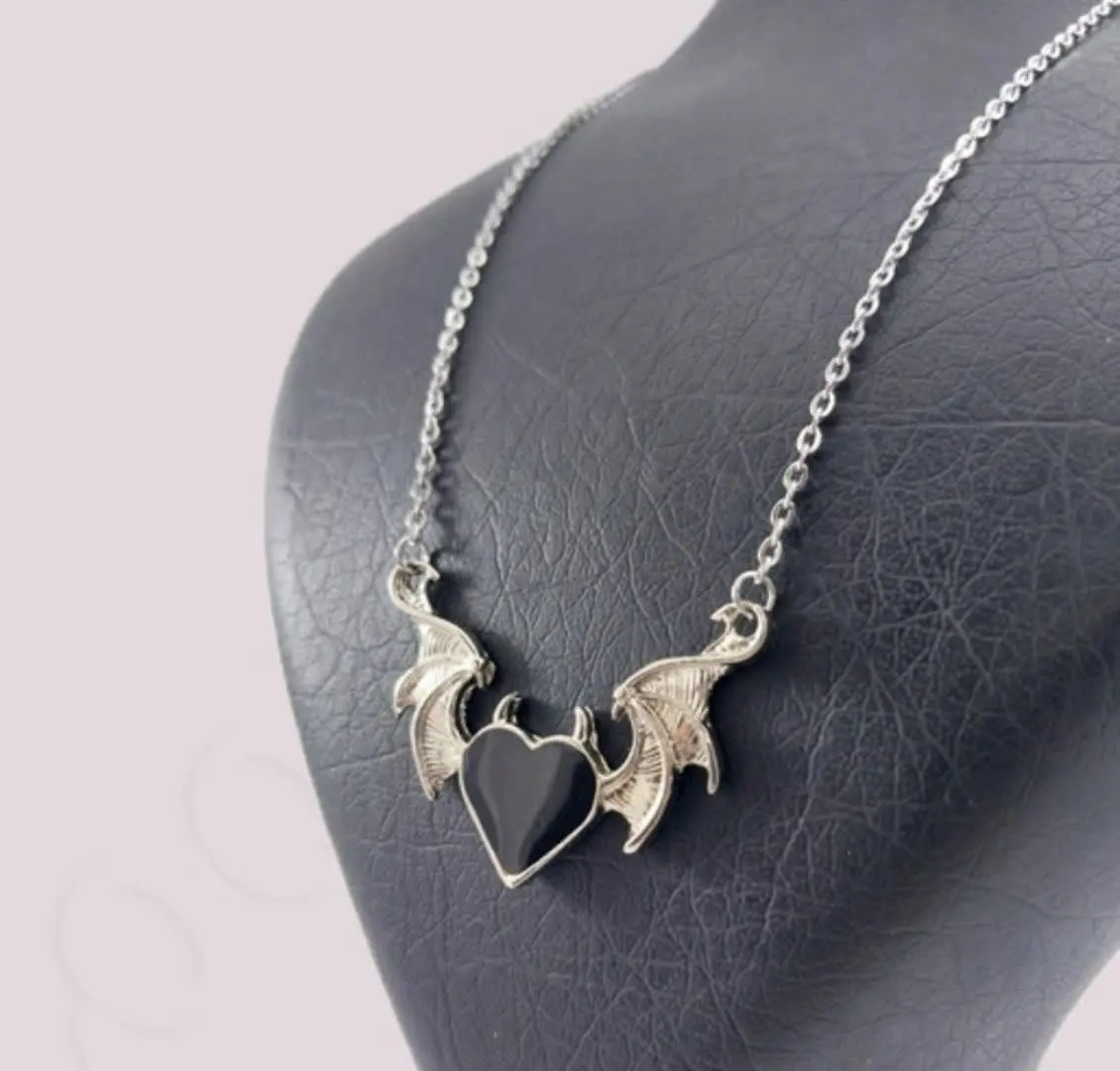 💍تینیجرهای عزیز گردنبند قلب بالدارمون فقط یک عدد مونده ❌
