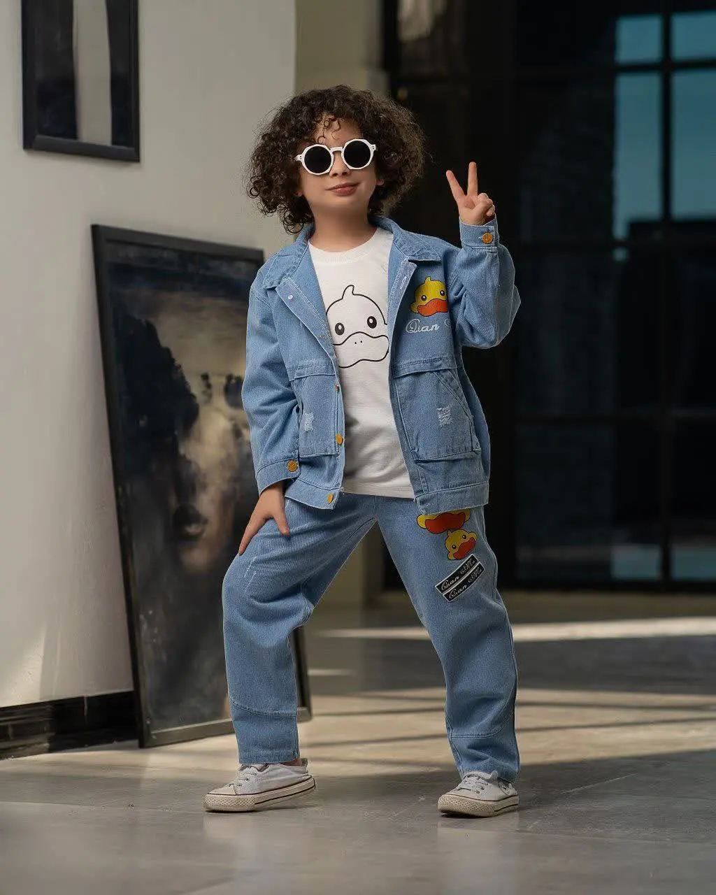 کت و شلوار و تیشرت
