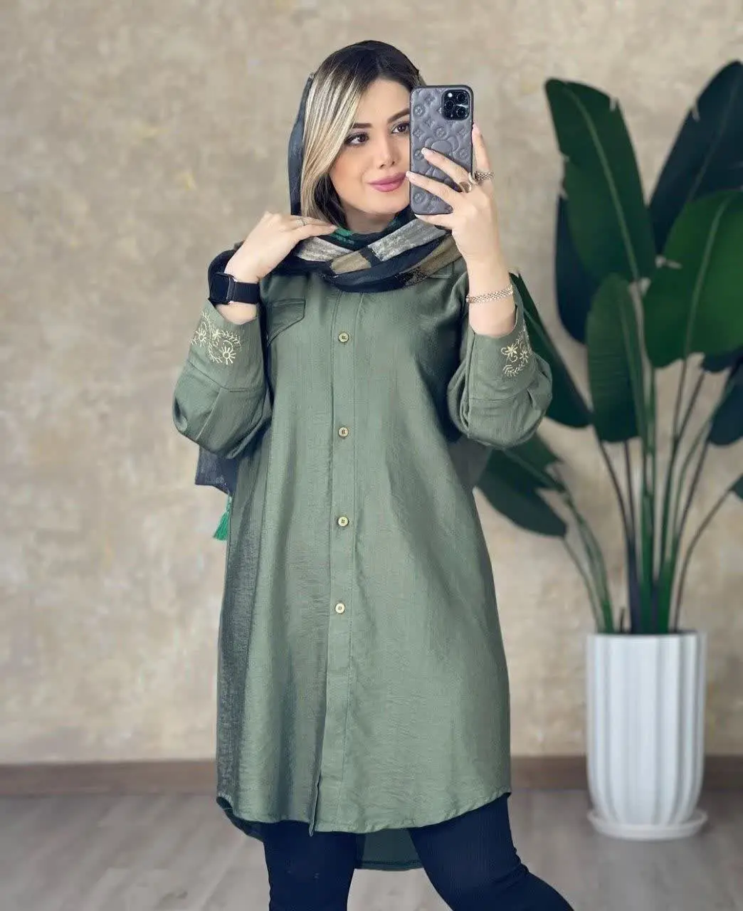 نام: مانتو مچ گلدوزی
