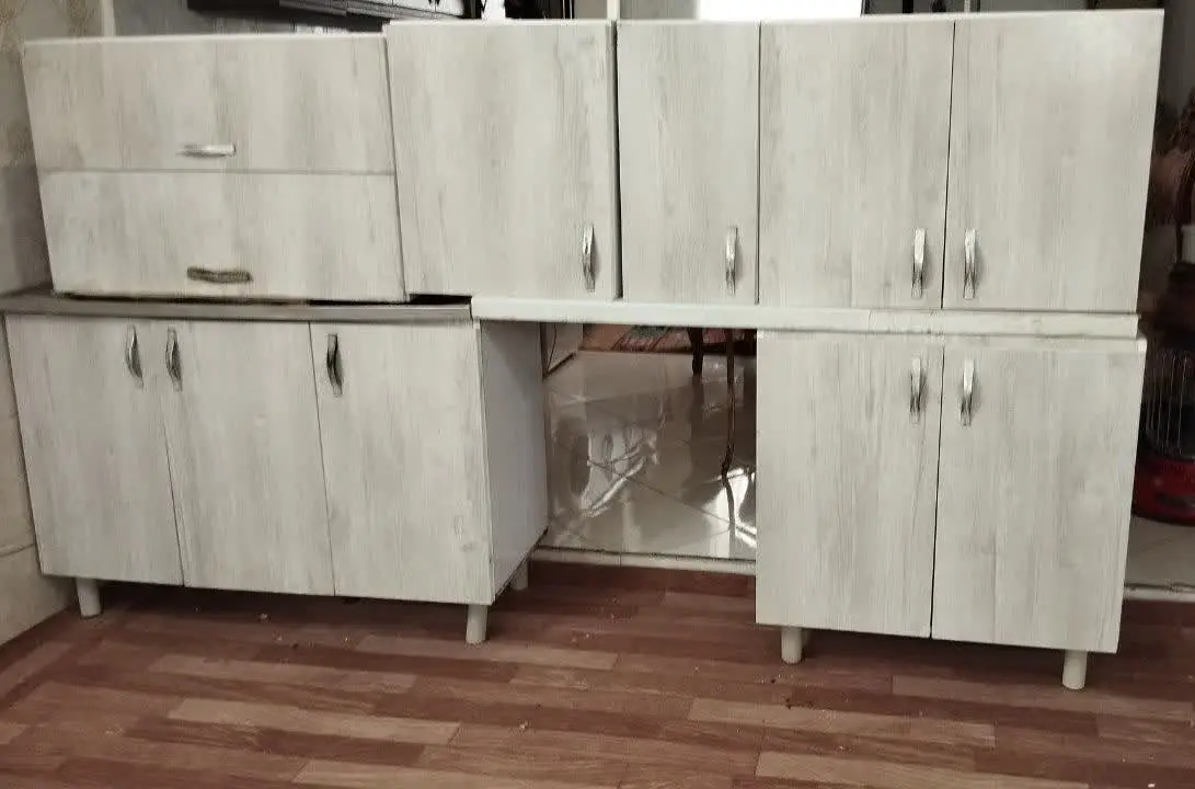 کابینت تمام ام دی اف تمیز سالم بدون هیچ گونه عیب ونقص با سینک و باکس لباسشویی
