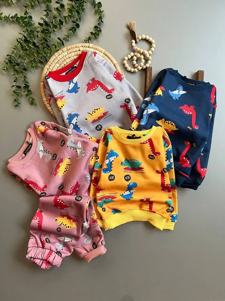 ست خواهری برادری دایناسور🥰🍃
