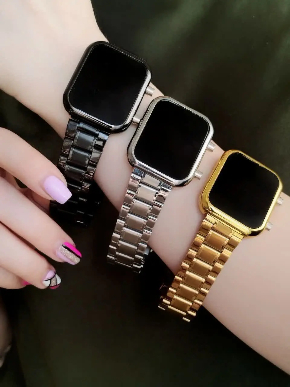 نام: ساعت ال ای دی