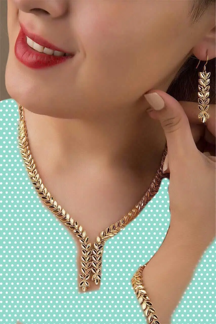 قفل گوشواره ها کاملا مشابه...