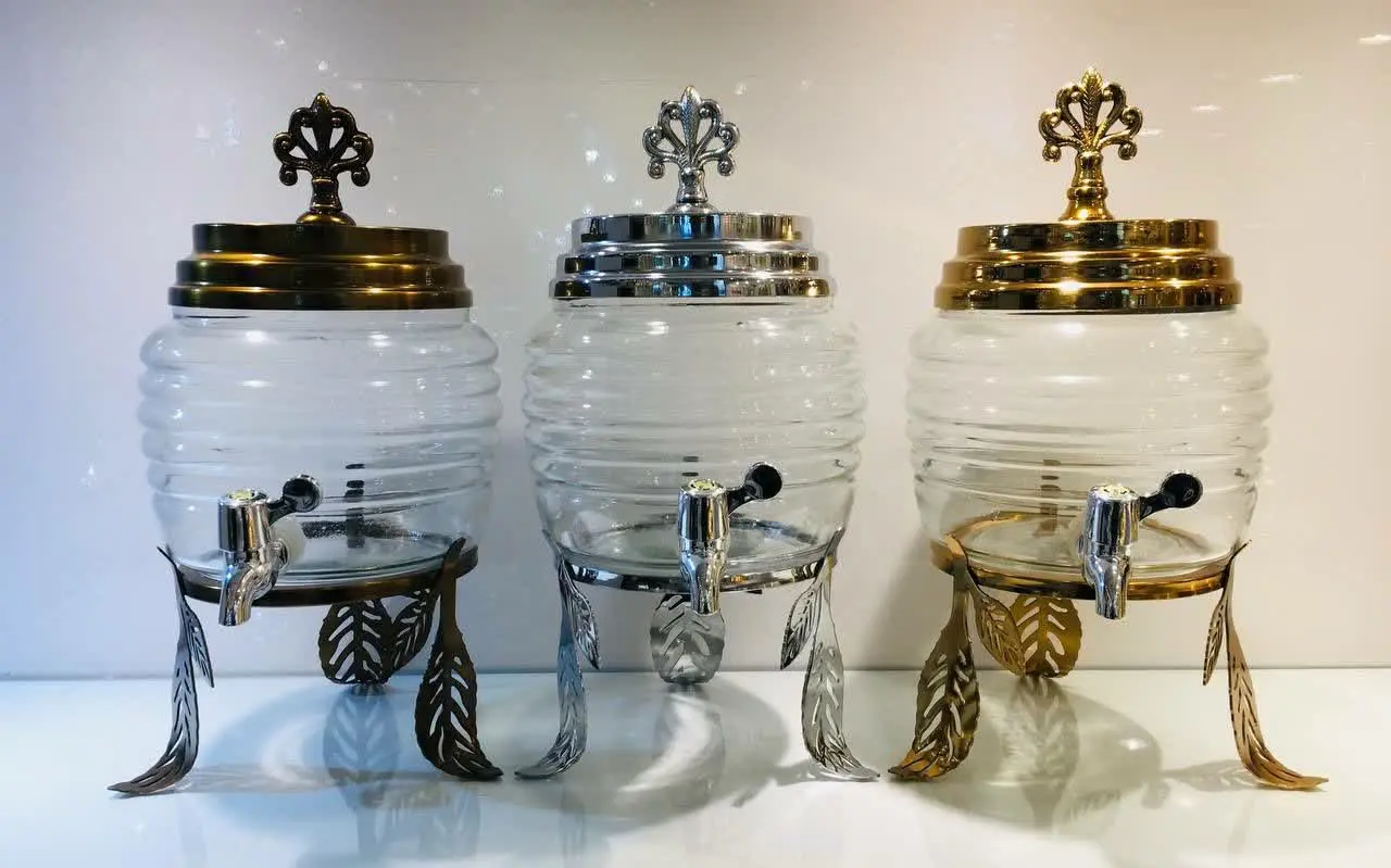 کلمن پایه برگی 
