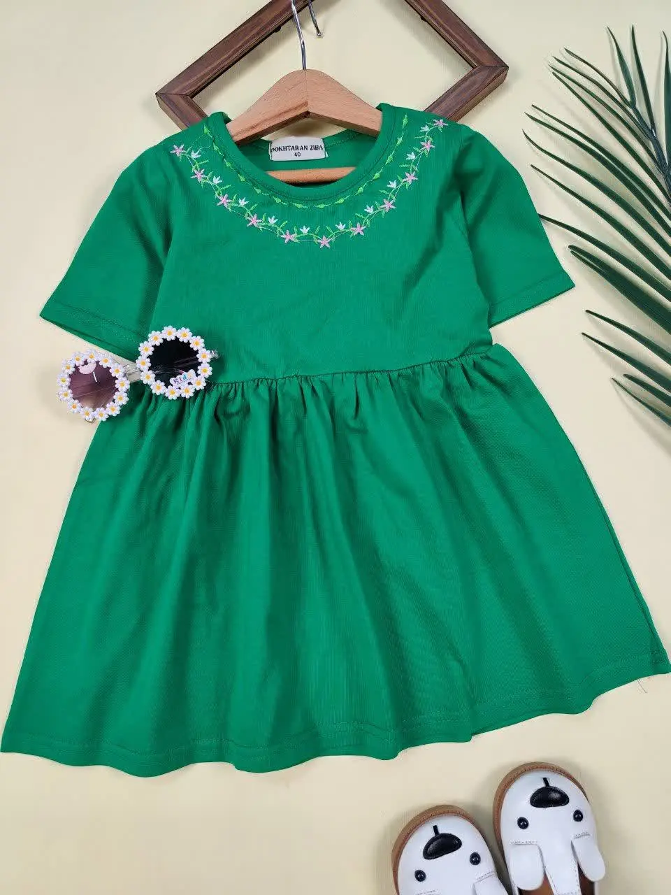 پیراهن یقه برگ رنگی 
