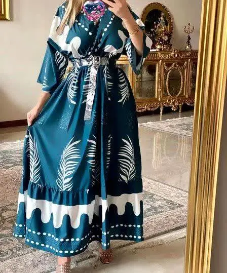 برای عکاسی و لب دریا یه پیر...