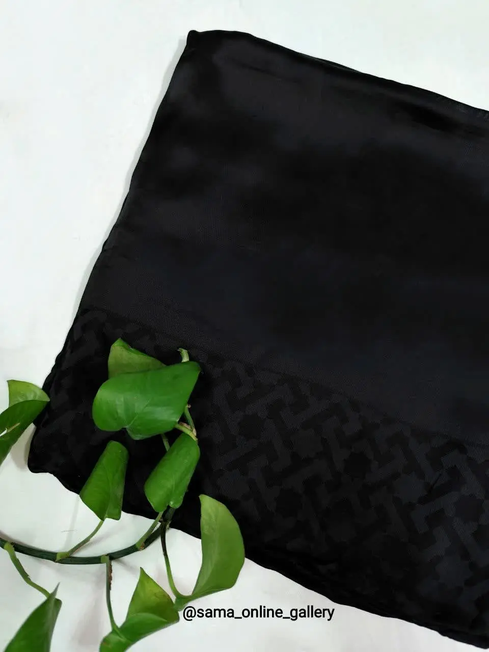 🦋 این روسری حاشیه اسلیمی خیلی زیبایی داره …
