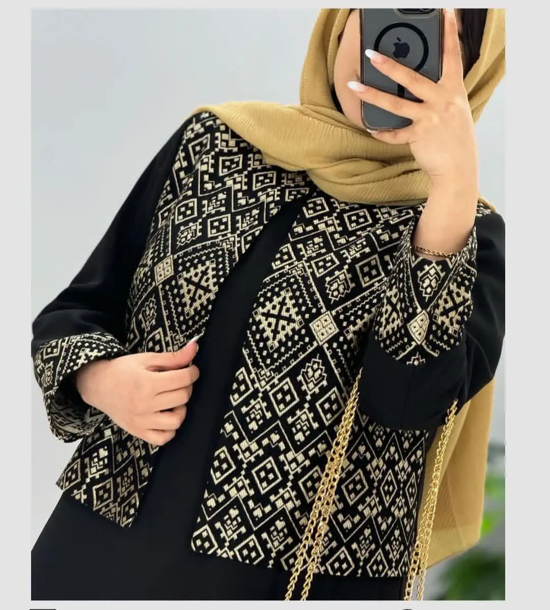 ☀️نام: کت سارافون میترا
