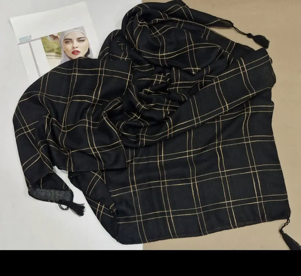 روسری مشکی چهار خانه قواره بلند 
