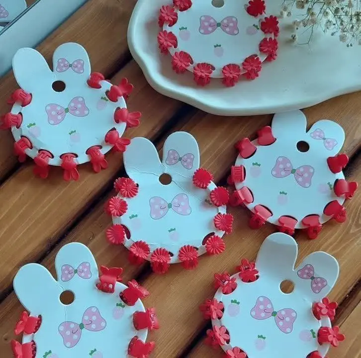 مینی کلیپس قرمز
