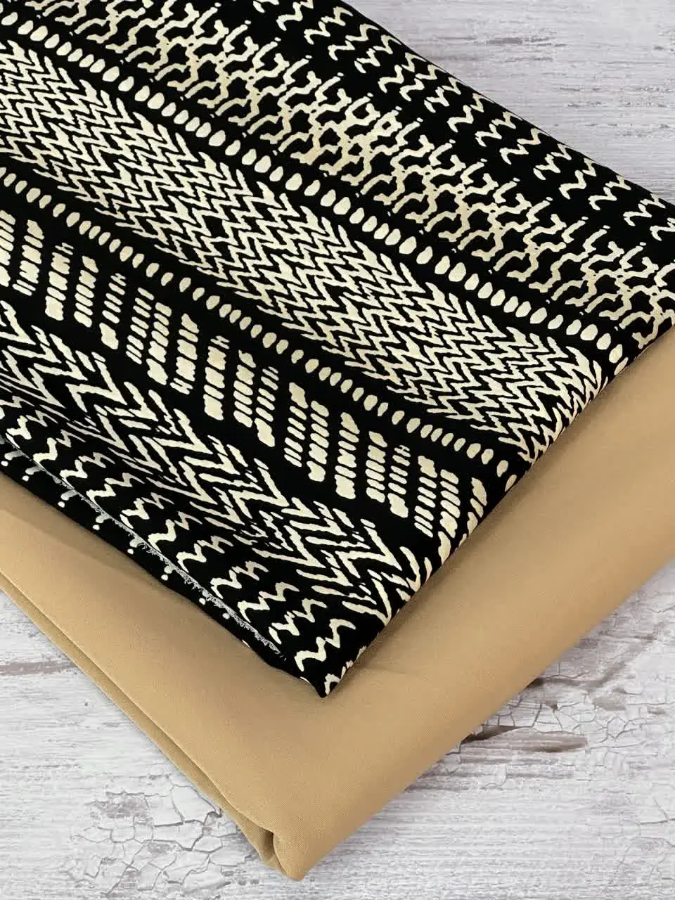 جنس: الیزه طرحدار 
