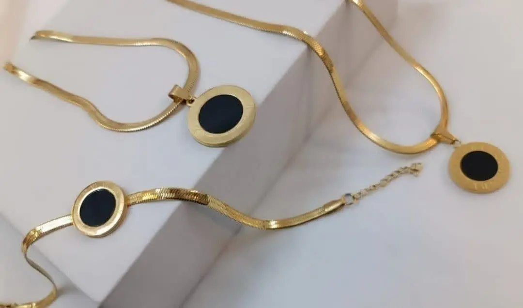 💍گردنبند و دستبند بولگاری 🤗