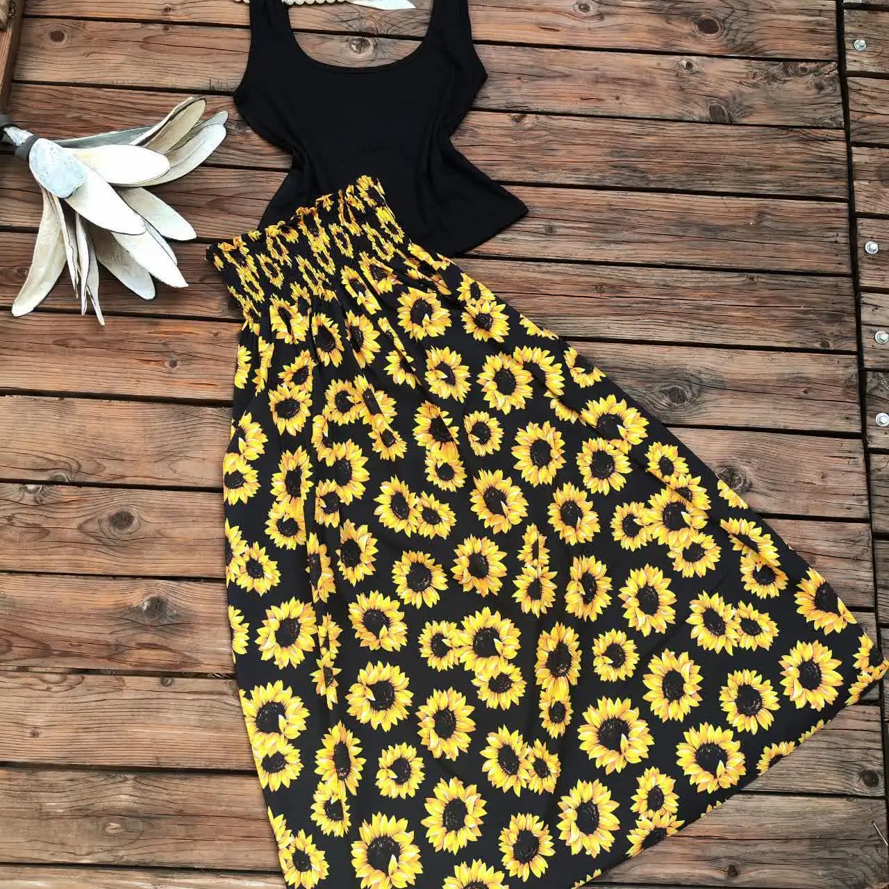 ست تاپ و دامن آفتابگردون🌻