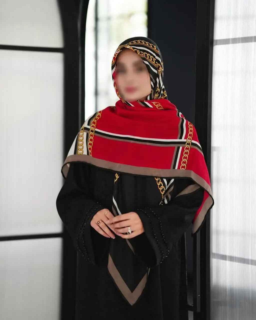 موقعیت👈دنبال یه روسری نخ پن...