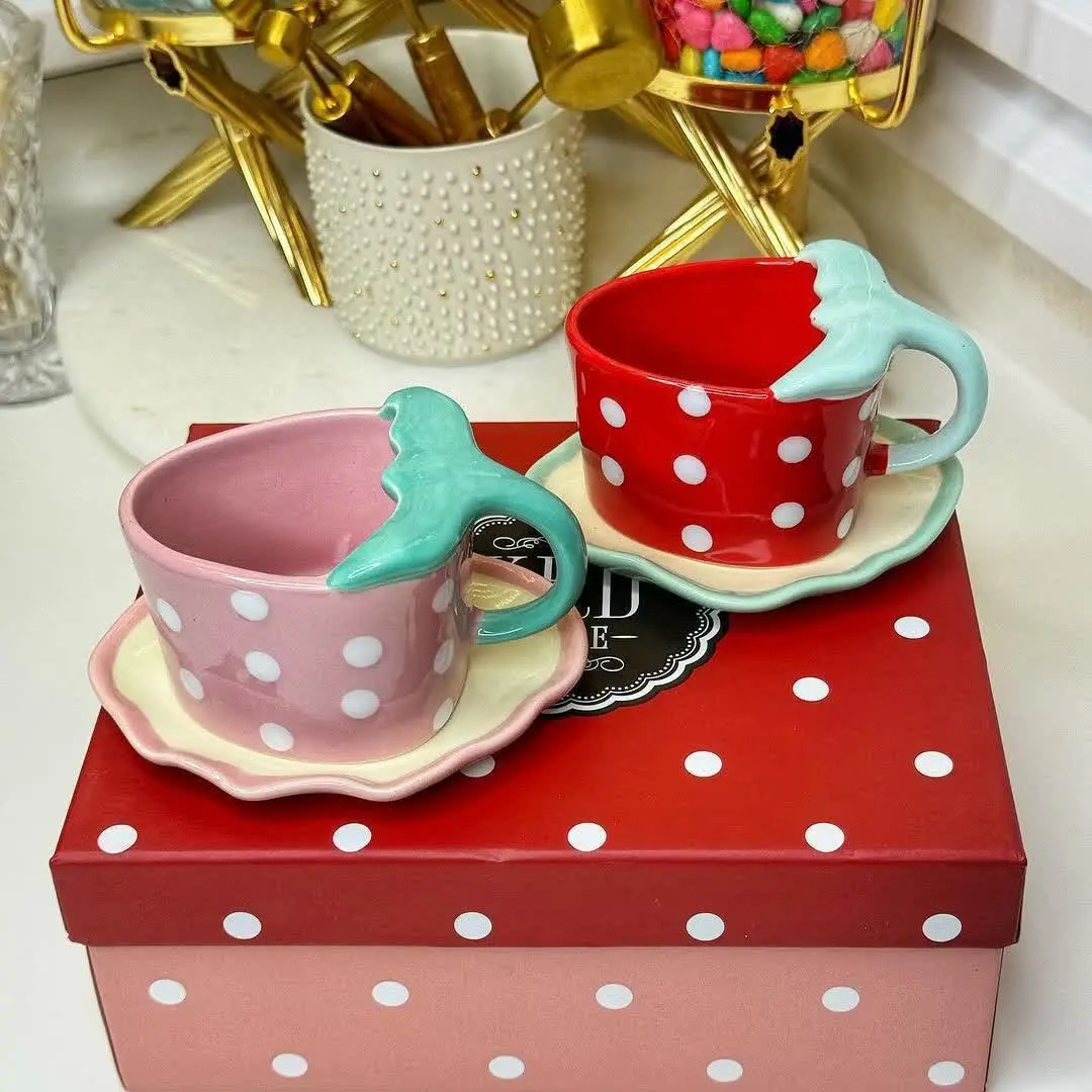 هر ست شامل ۲ عدد فنجان توت...