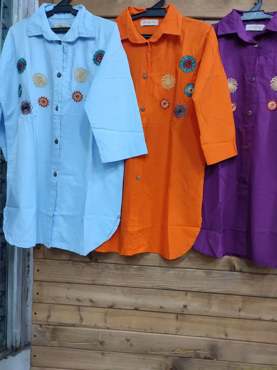 🤔نام مدل، گیتی 
