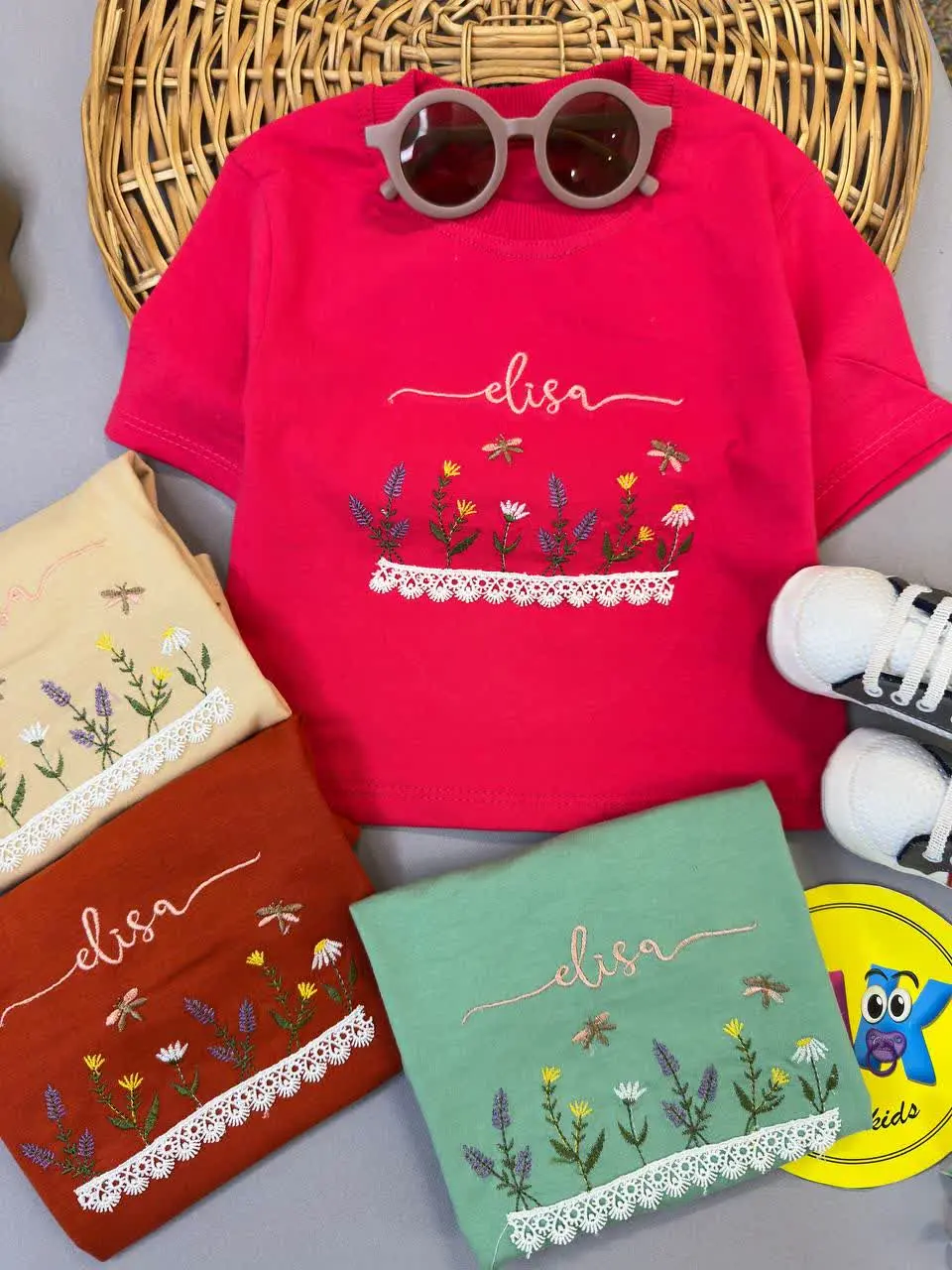 بلوز تیشرت تک طرح باغچه گل گلدوزی نوزادی و کودک کد ۱۱۱۲۸ 
