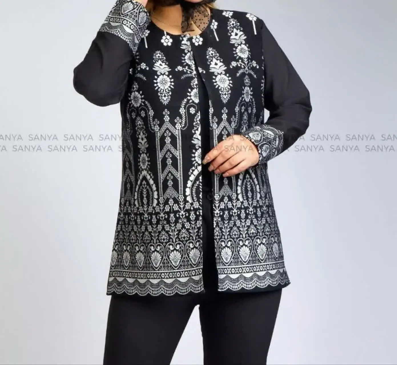 نام: مانتو کتی نقره کوب
