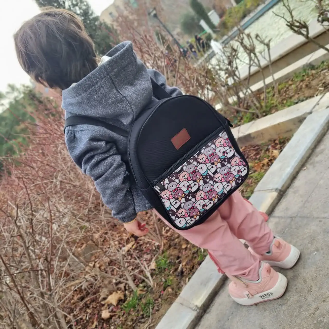 این کوله ی ناز جنسش کتان هس...