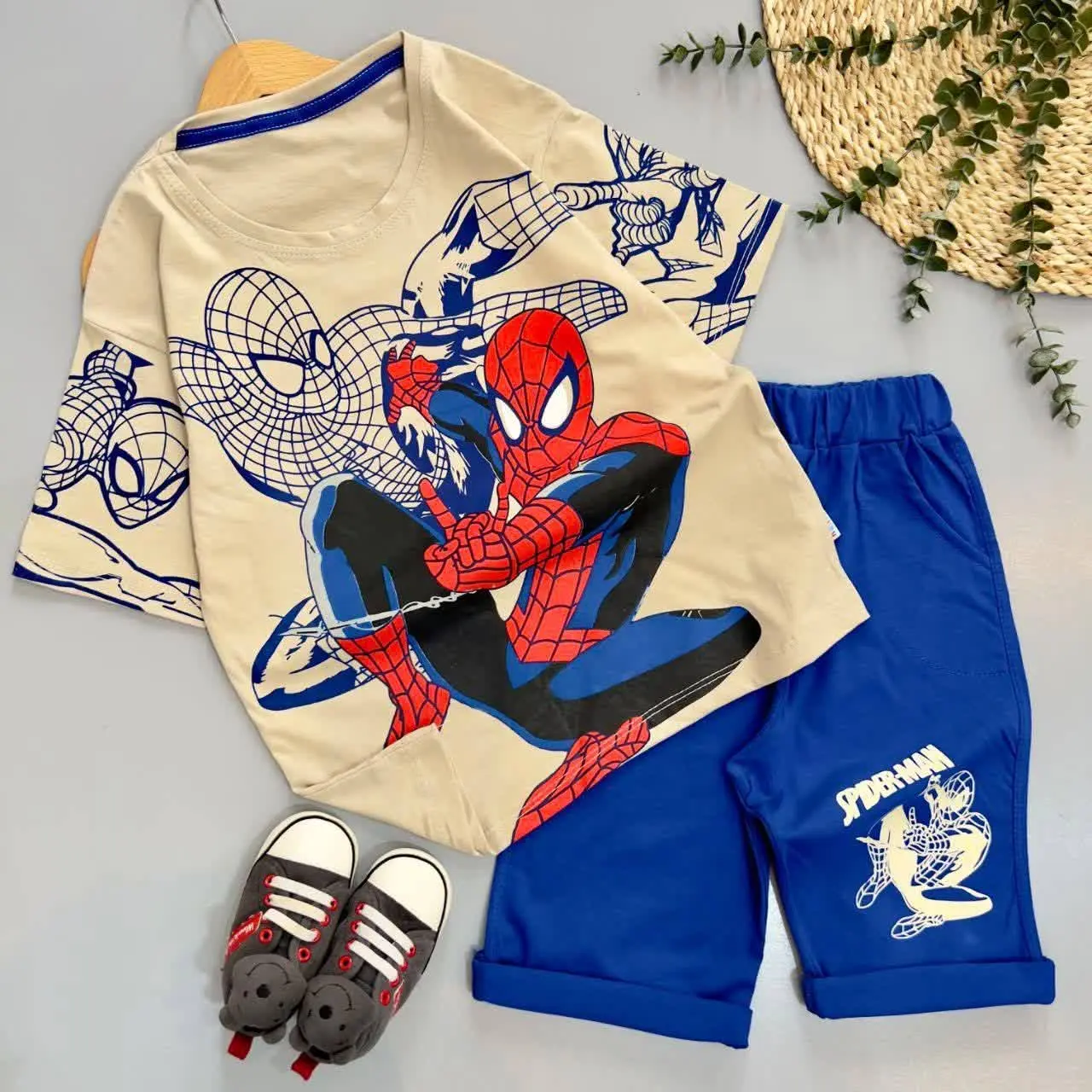 مدل مرد عنکبوتی
